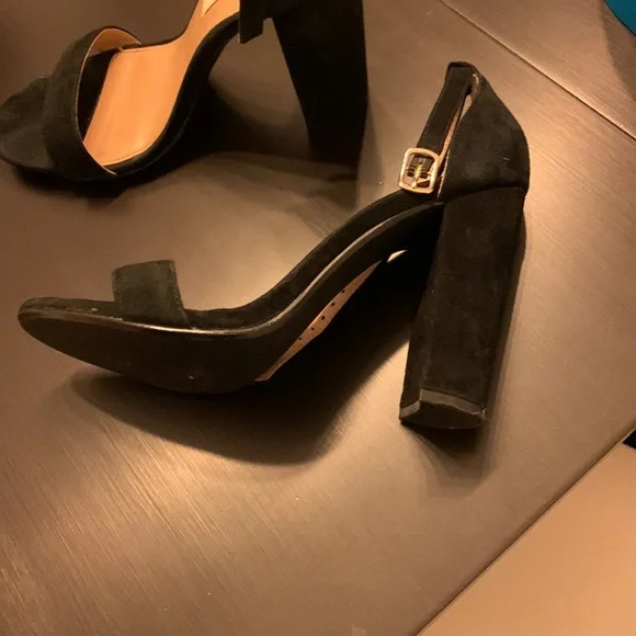 Shoe - Picture 2 of 4